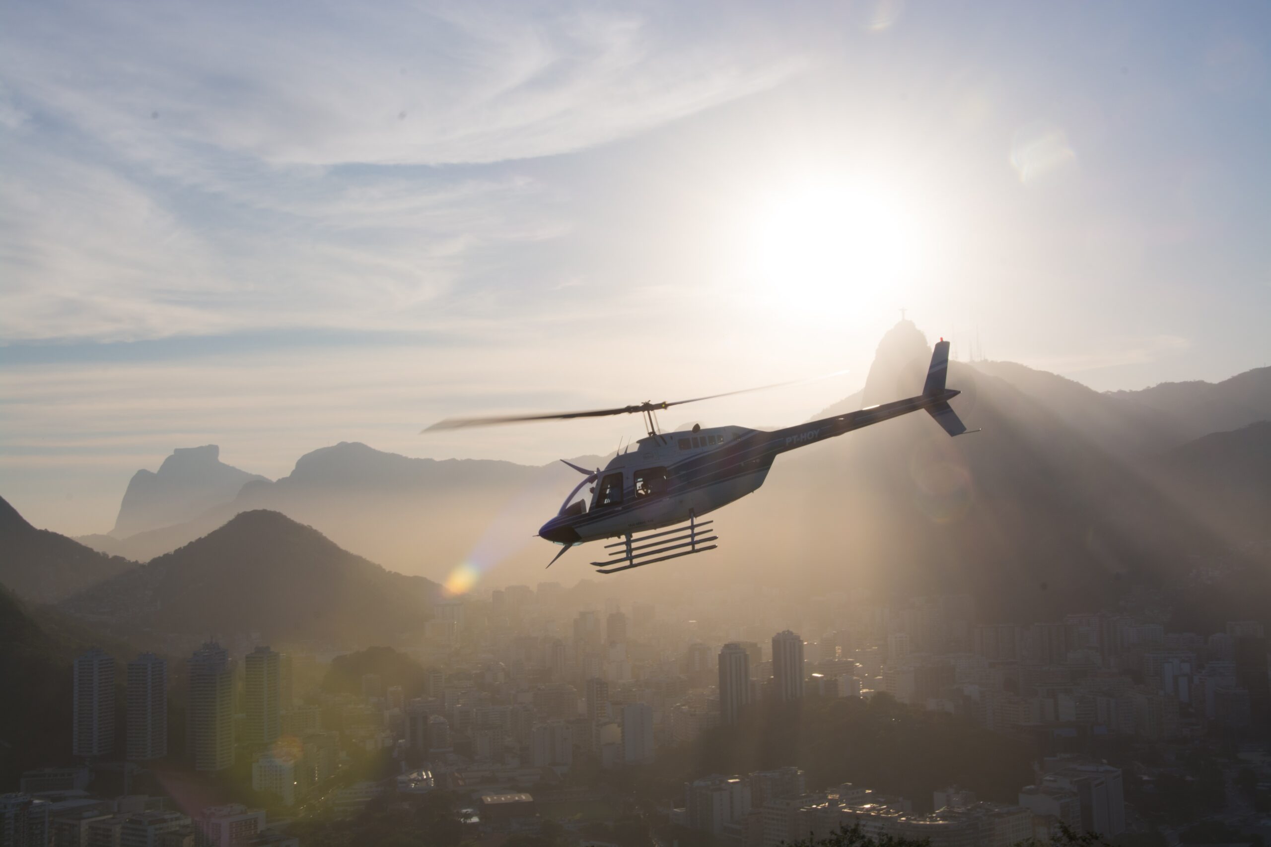 Read more about the article Reservas internacionais chegaram de helicóptero, escreve Otaviano Canuto.